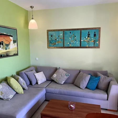 Daire Menigos 21 Glifada