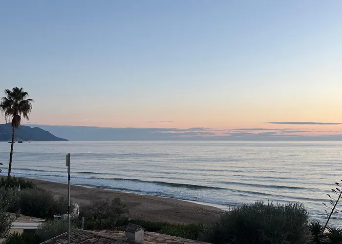 아파트 Menigos 21