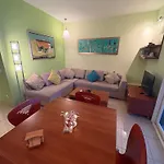 Menigos 21 شقة غليفادا